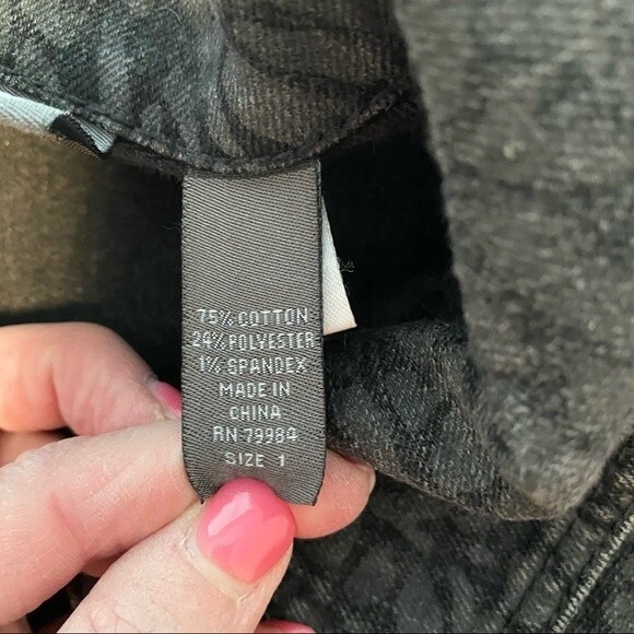 CHICO's Black Denim Animal Floral Print Vintage Jean Jacket Size M - Picture 8 of 12